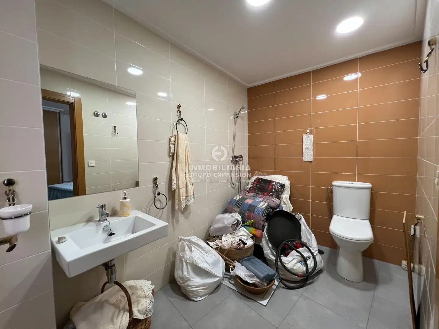 Baño de Piso en venta en Aspe con Terraza, Trastero y Amueblado