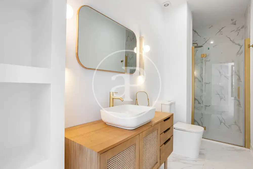 Badezimmer von Wohnung zum Verkauf in Valencia mit Klimaanlage und Heizung