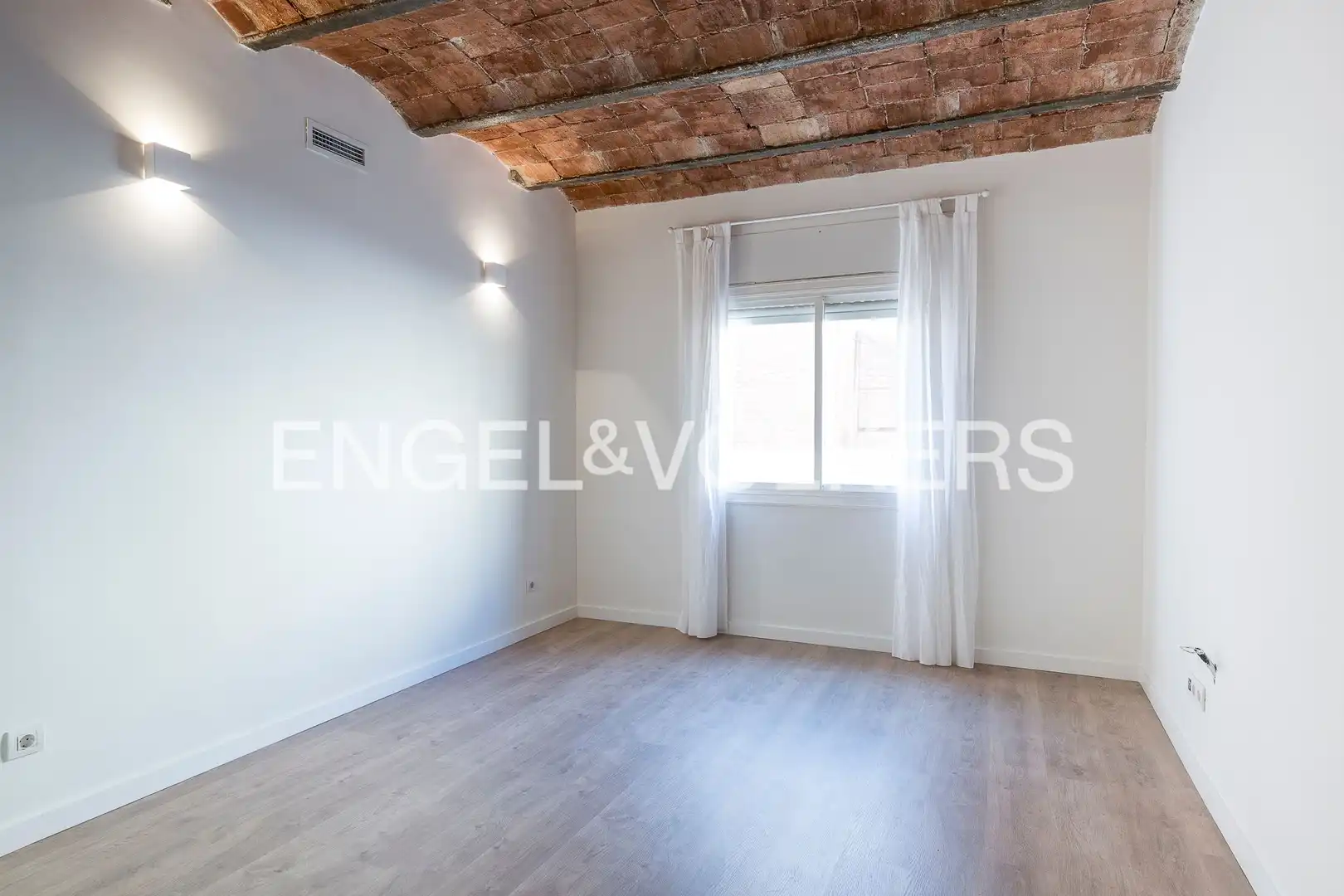 Habitación de Piso en venta en Barcelona con Aire acondicionado y Calefacción