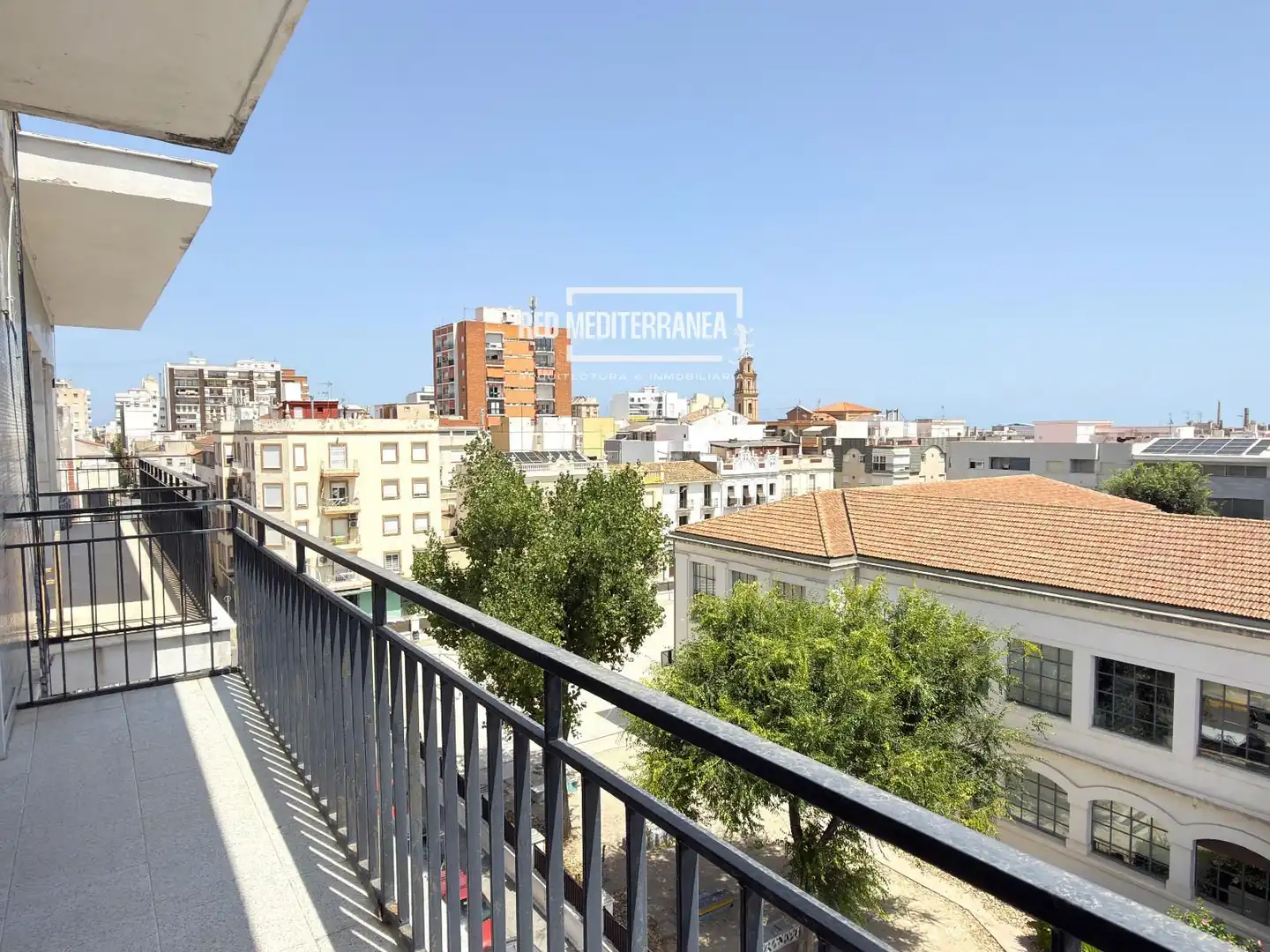 Vista exterior de Pis en venda en Gandia amb Terrassa i Balcó