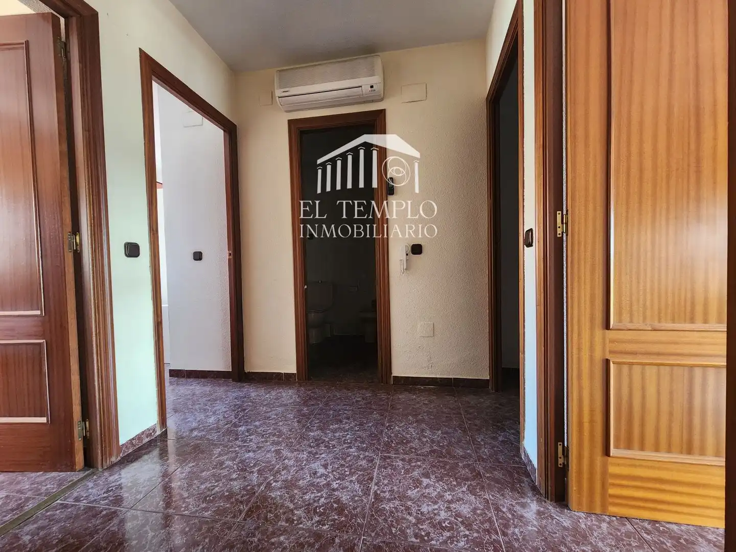 Casa adosada en venda en Onil amb Aire condicionat