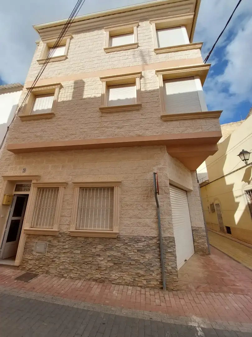 Vista exterior de Edificio en venta en Fortuna