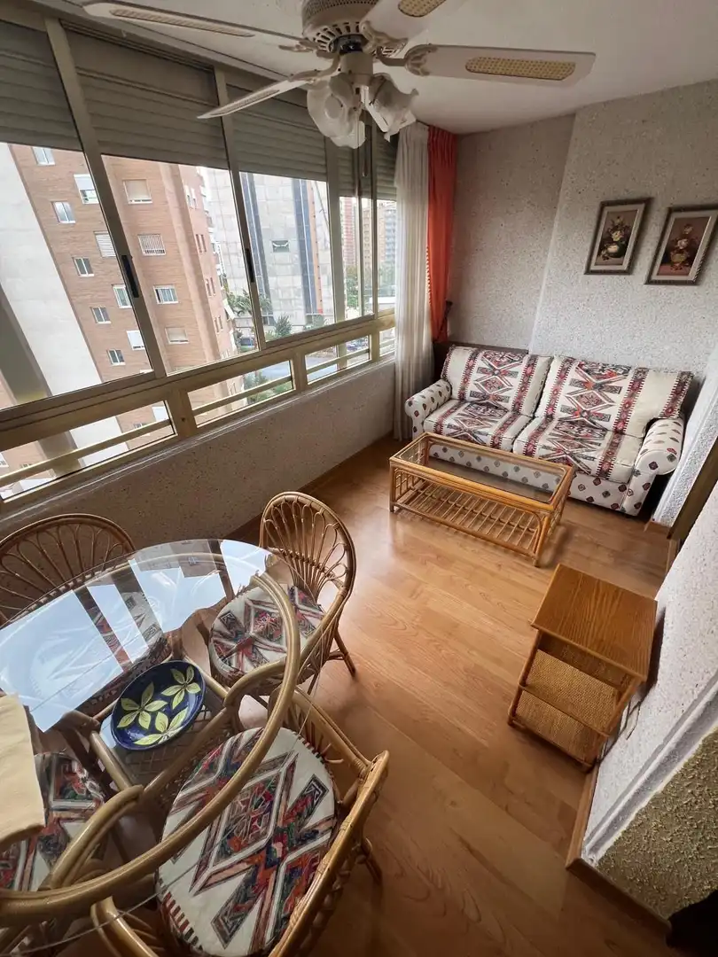 Habitación de Piso en venta en Benidorm con Aire acondicionado, Terraza y Amueblado