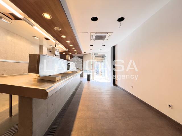 Local comercial en Venta en La Verneda i la Pau