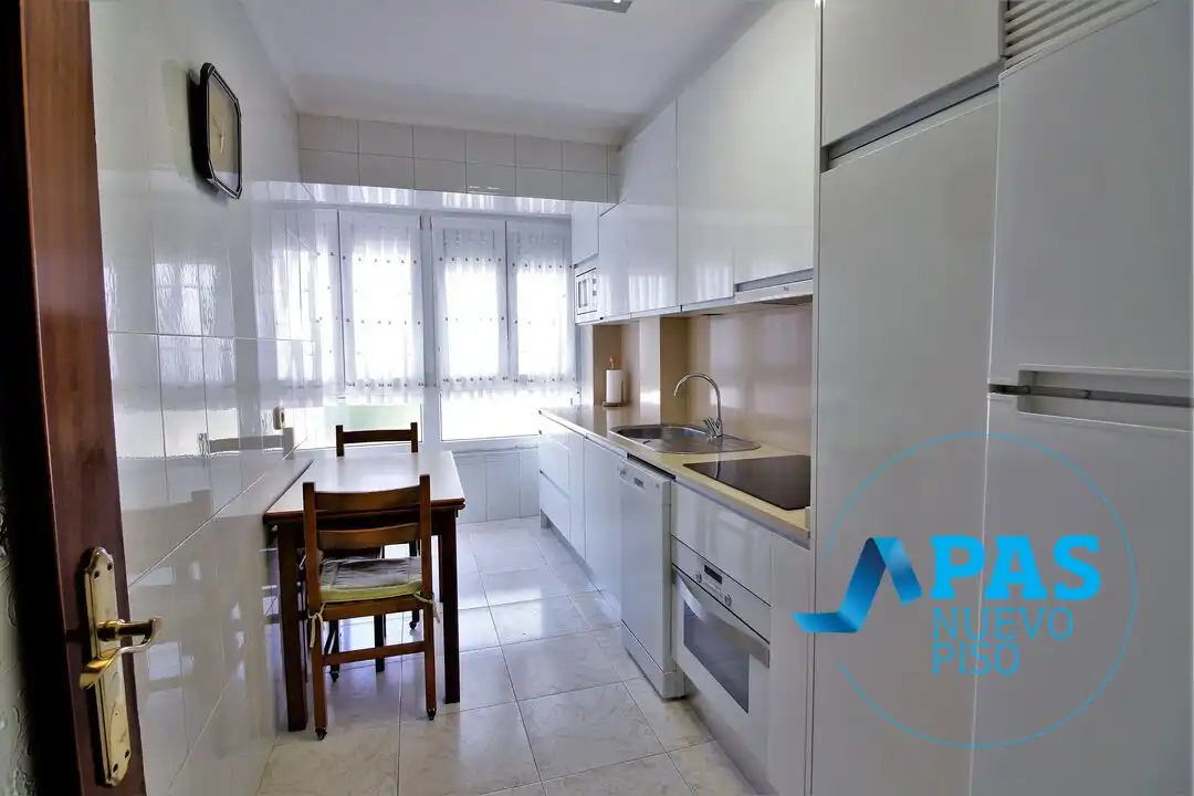Cocina de Piso en venta en Santander con Calefacción