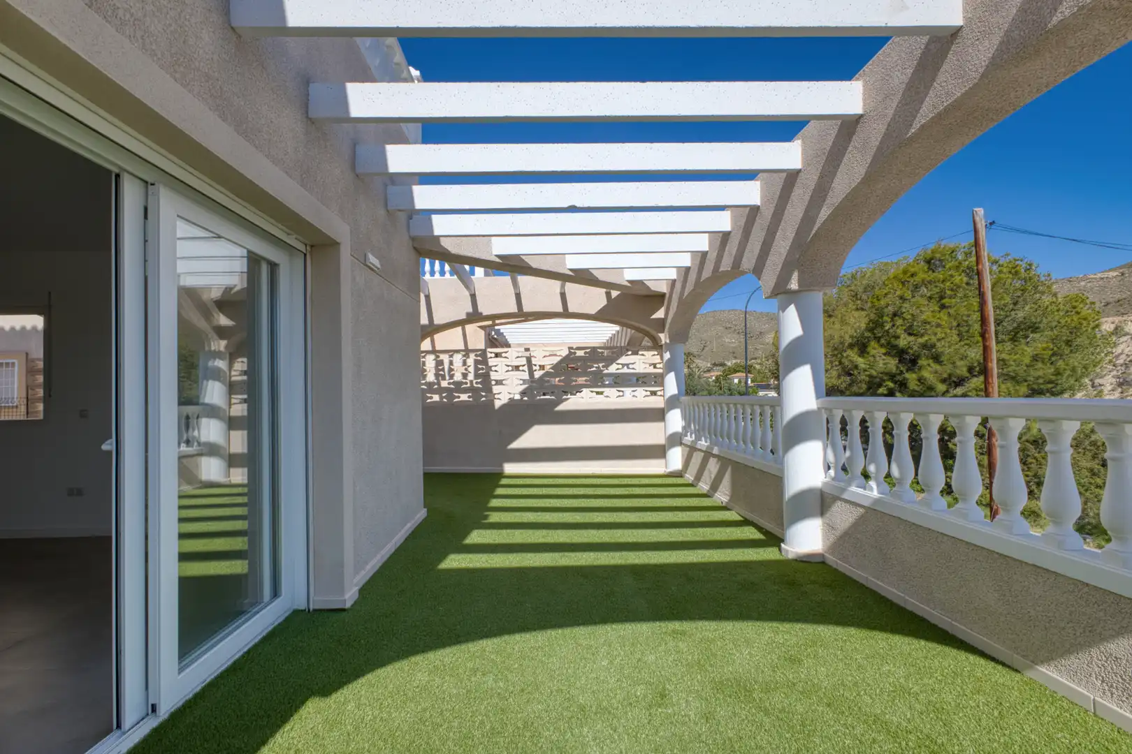 Terrassa de Casa o xalet en venda en El Campello amb Aire condicionat, Calefacció i Jardí privat