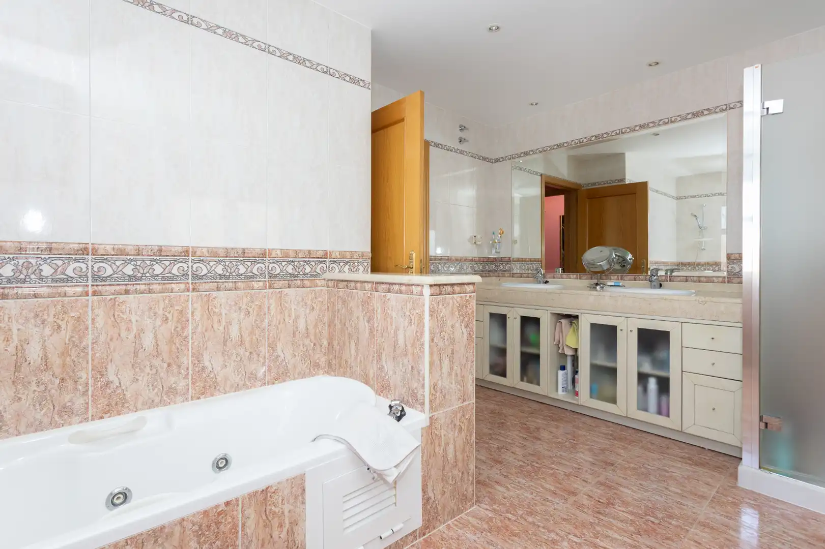 Bany de Casa o xalet en venda en Villanueva del Pardillo amb Calefacció, Jardí privat i Piscina