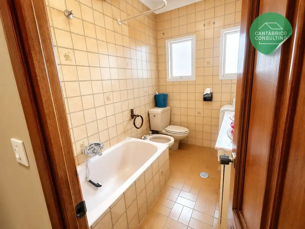 Badezimmer von Wohnung zum Verkauf in Navia mit Möbliert