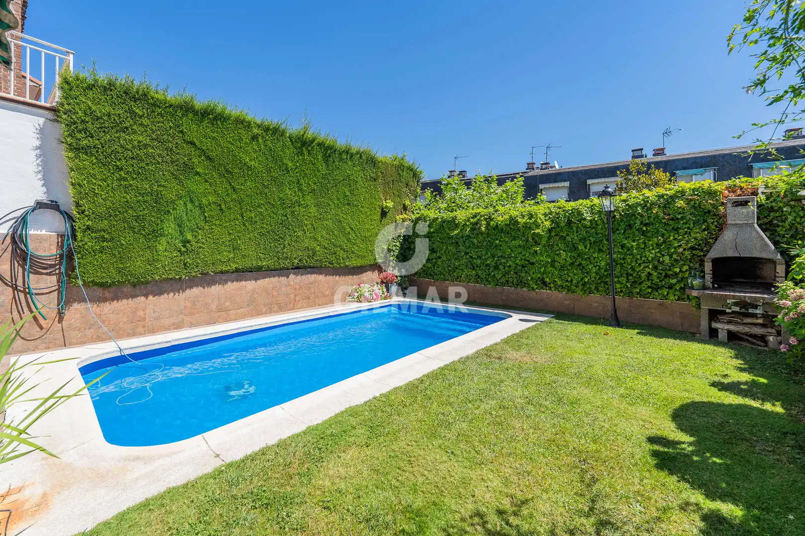 Swimming pool of Detached homes for sale in Pozuelo de Alarcón  with Heating, Private garden and Swimming Pool