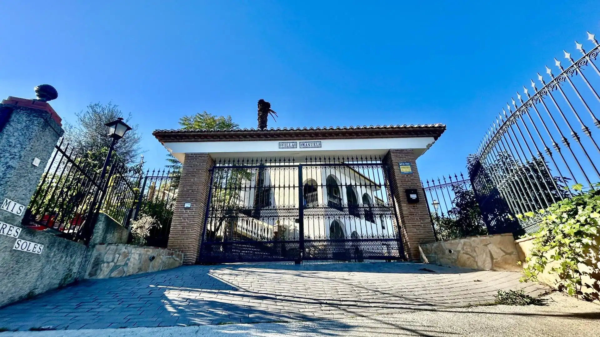 Vista exterior de Casa o chalet en venta en Vélez-Málaga