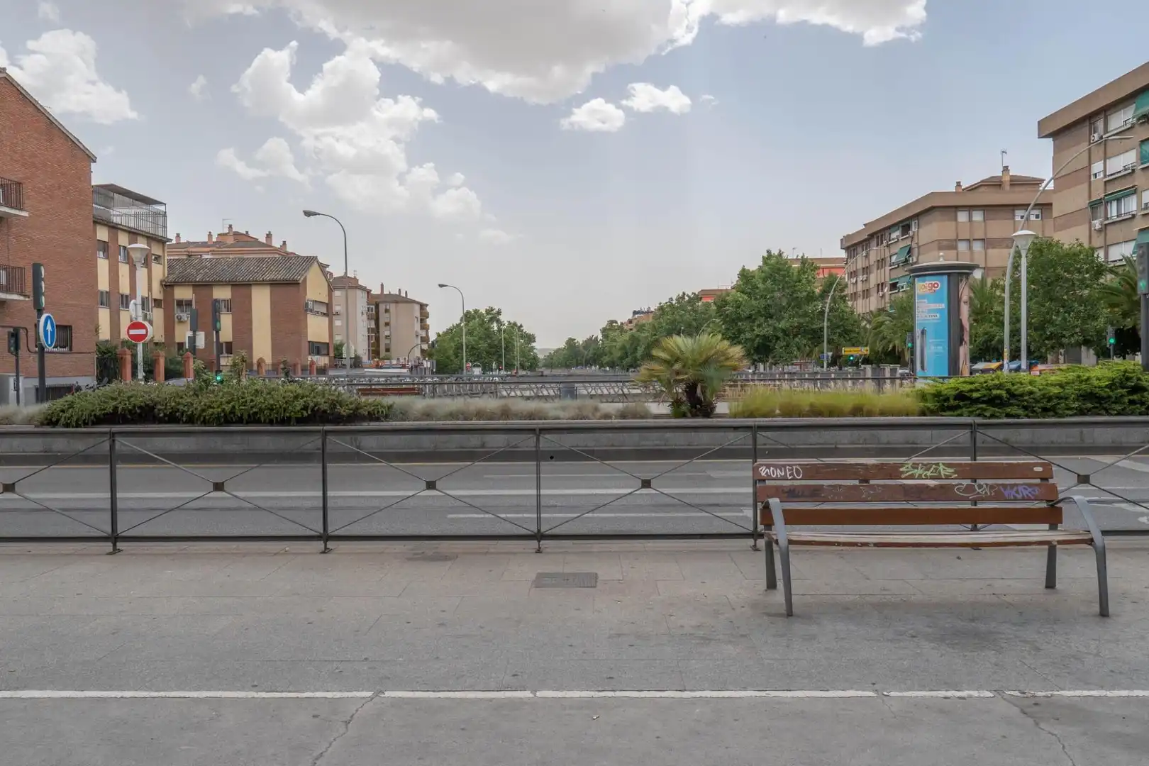 Außenansicht von Dachboden zum Verkauf in Granada mit Klimaanlage