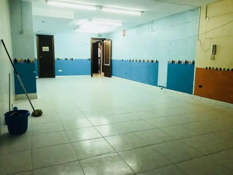 Oficina de lloguer en Estivella