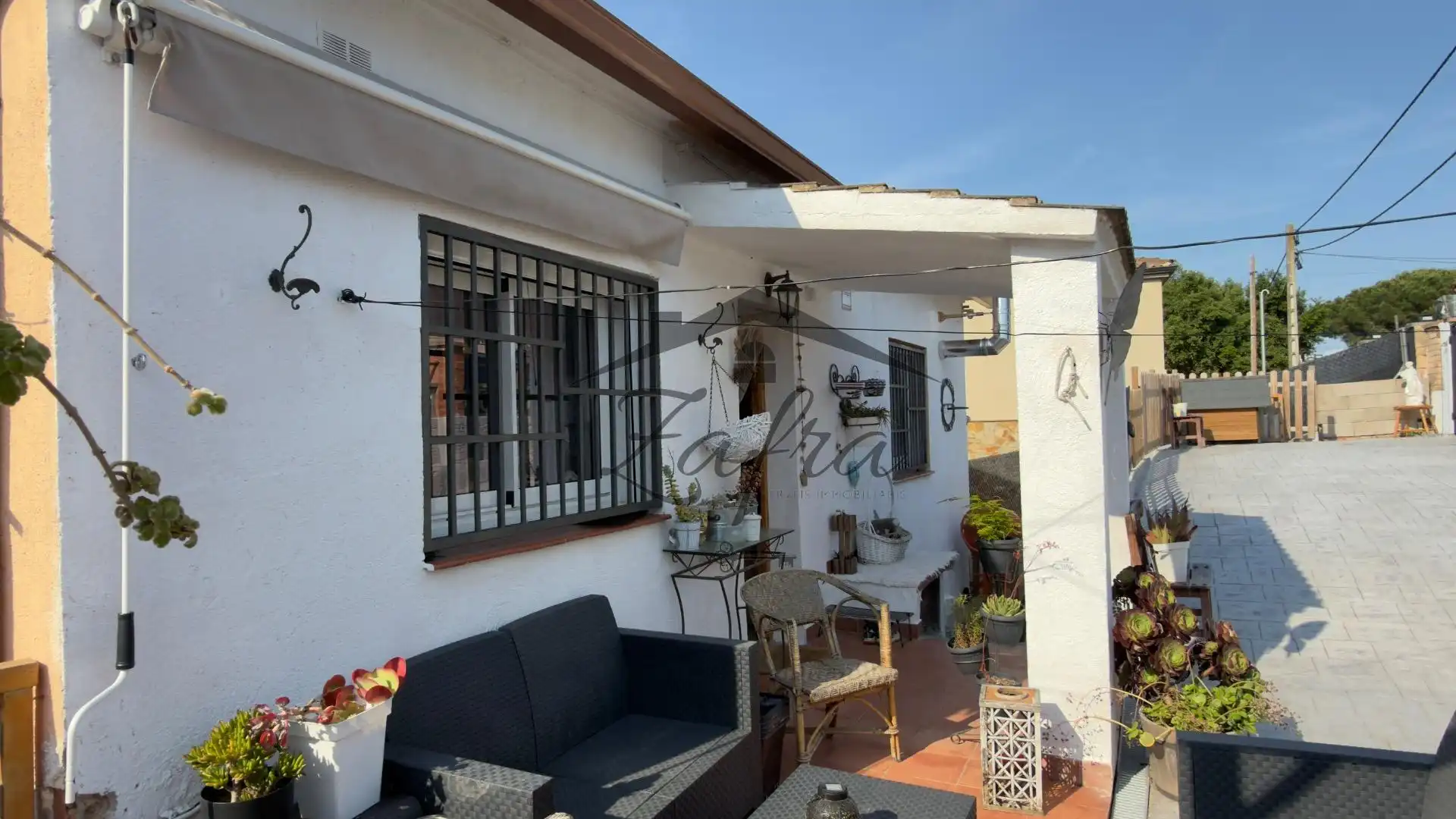 Vista exterior de Casa o xalet en venda en Tordera amb Aire condicionat, Jardí privat i Terrassa