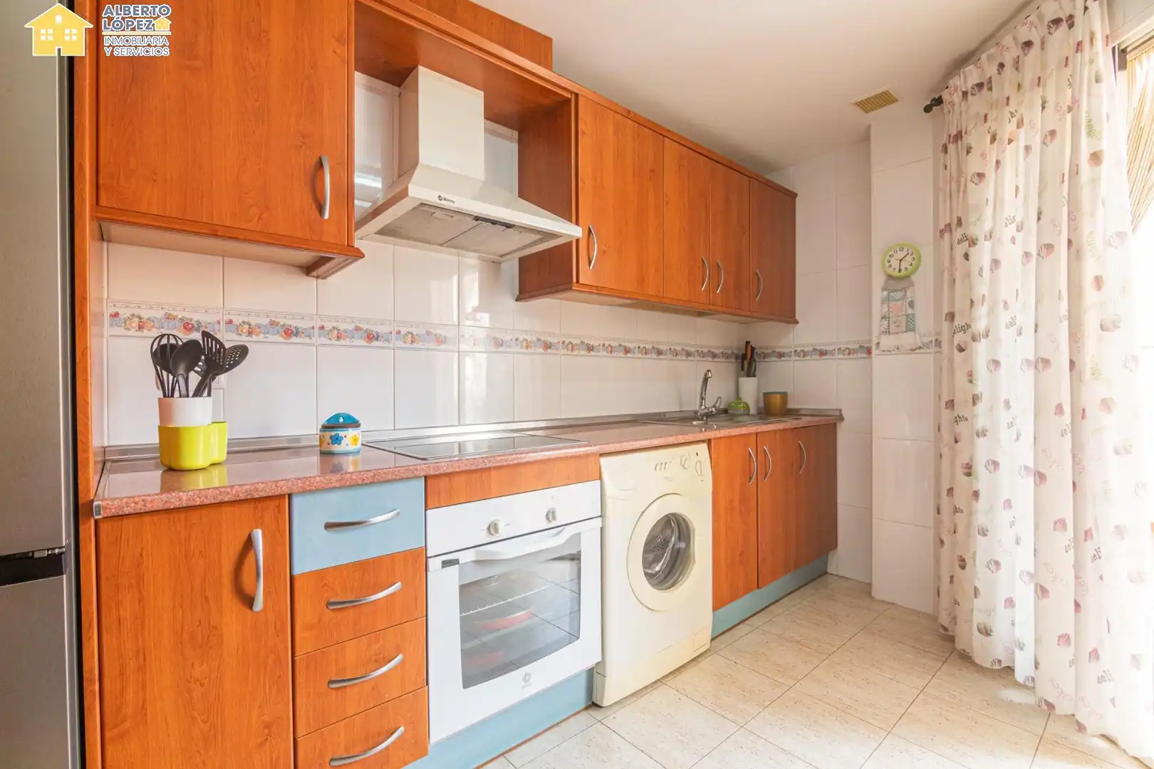 Kitchen of Apartments for sale in Elche / Elx  with Balcony