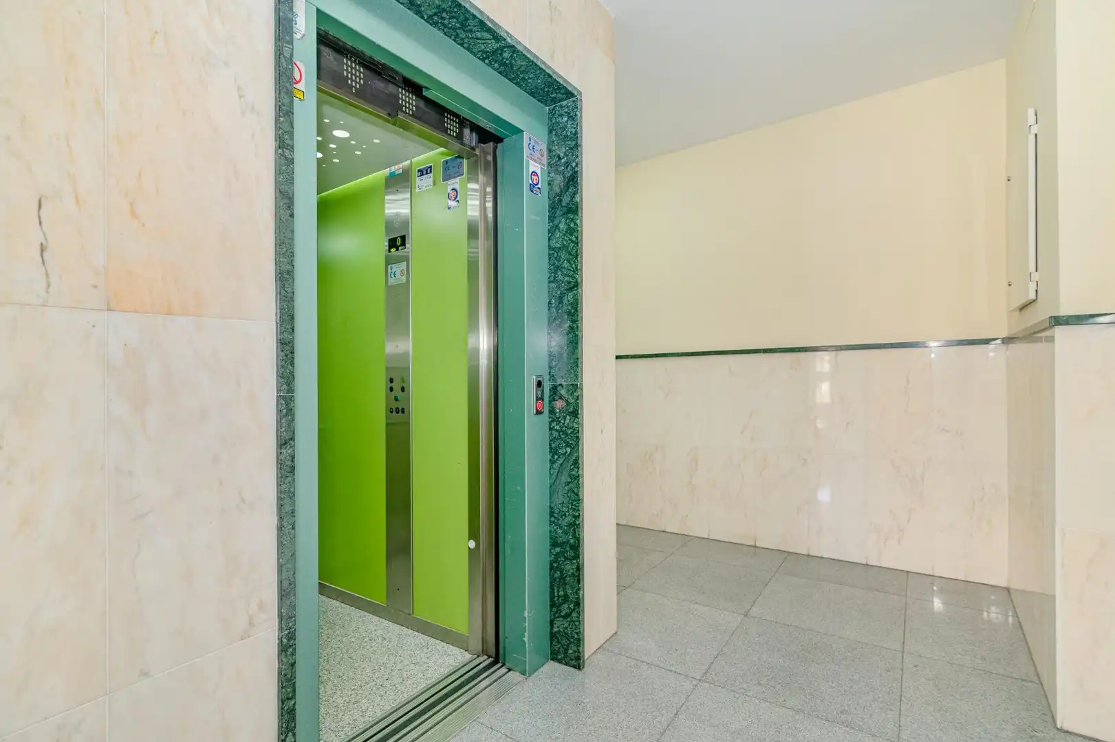 Wohnung zum Verkauf in Vegas del Genil mit Heizung, Abstellraum und Balkon