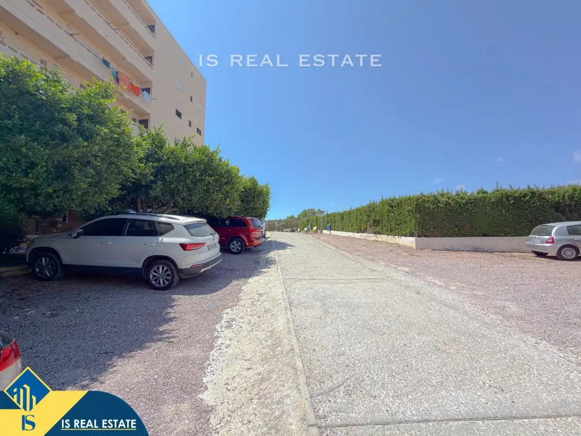 Aparcament de Estudi en venda en Torrevieja amb Calefacció, Terrassa i Moblat