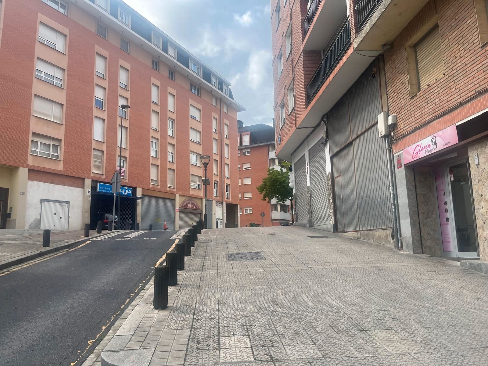 Vista exterior de Garatge en venda en Bilbao 