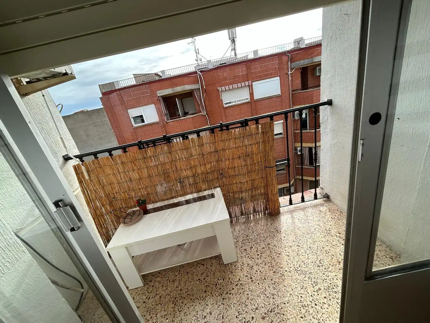 Balcony of Flat for sale in Canals  with Air Conditioner, Furnished and Balcony