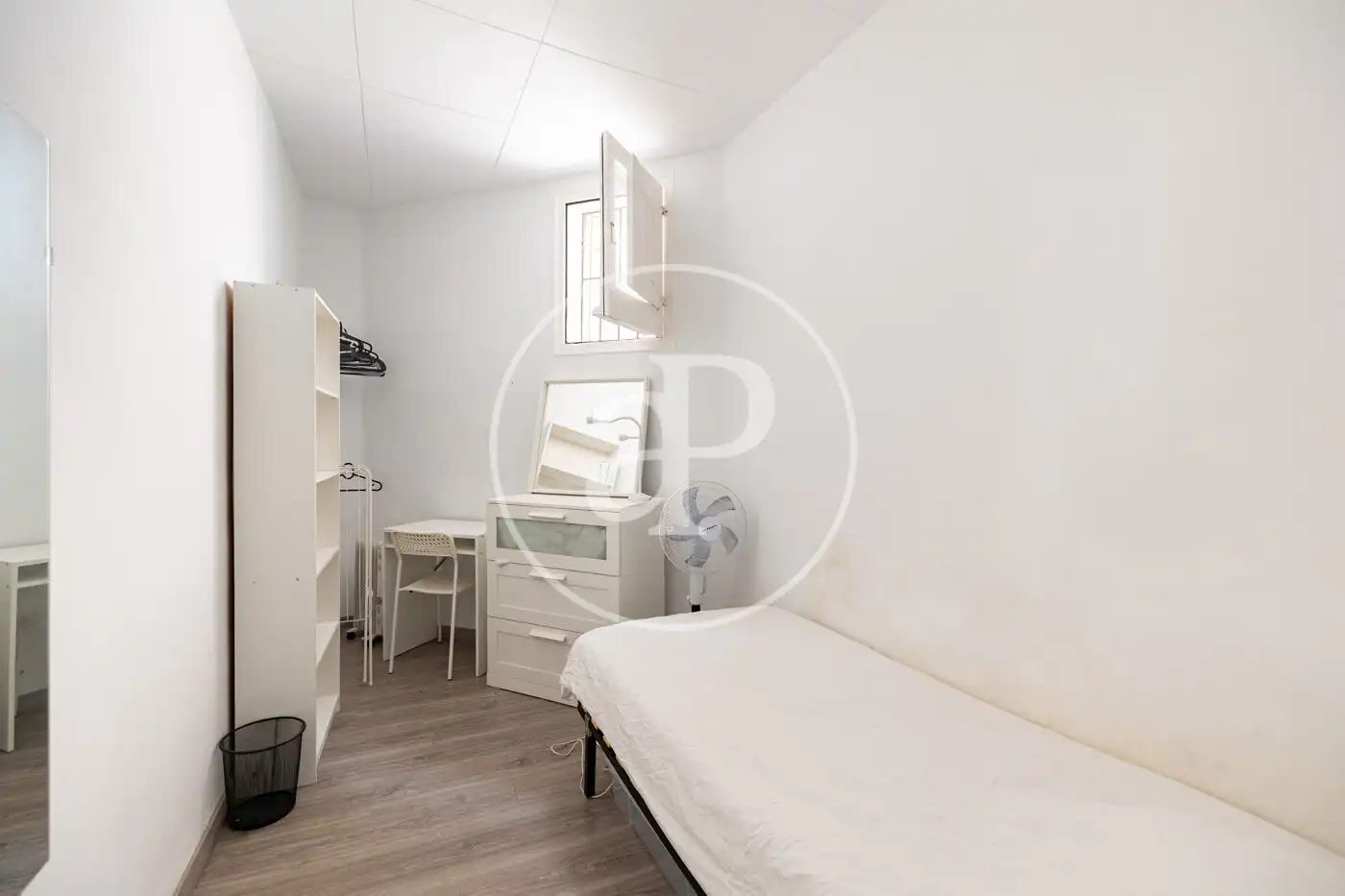 Bedroom of Flat for sale in Barcelona  with Heating, Furnished and Balcony