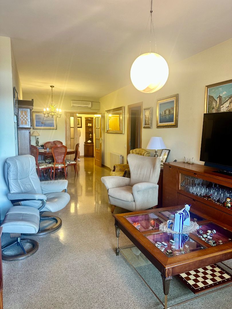 Sala d'estar de Àtic en venda en Figueres amb Aire condicionat, Calefacció i Terrassa