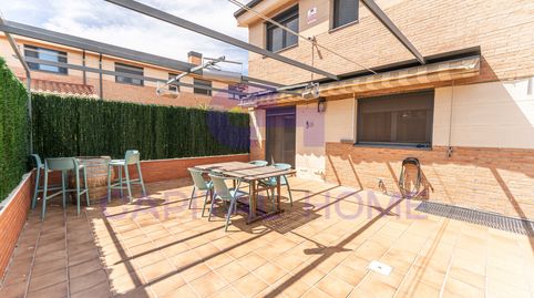 Chalet pareado en venta en Calle de las Jaras
