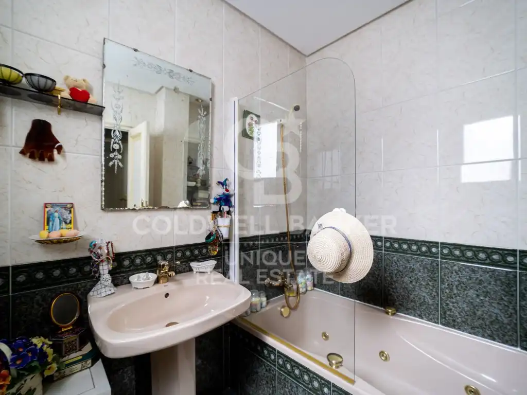 Baño de Ático en venta en Madrid con Aire acondicionado, Calefacción y Amueblado