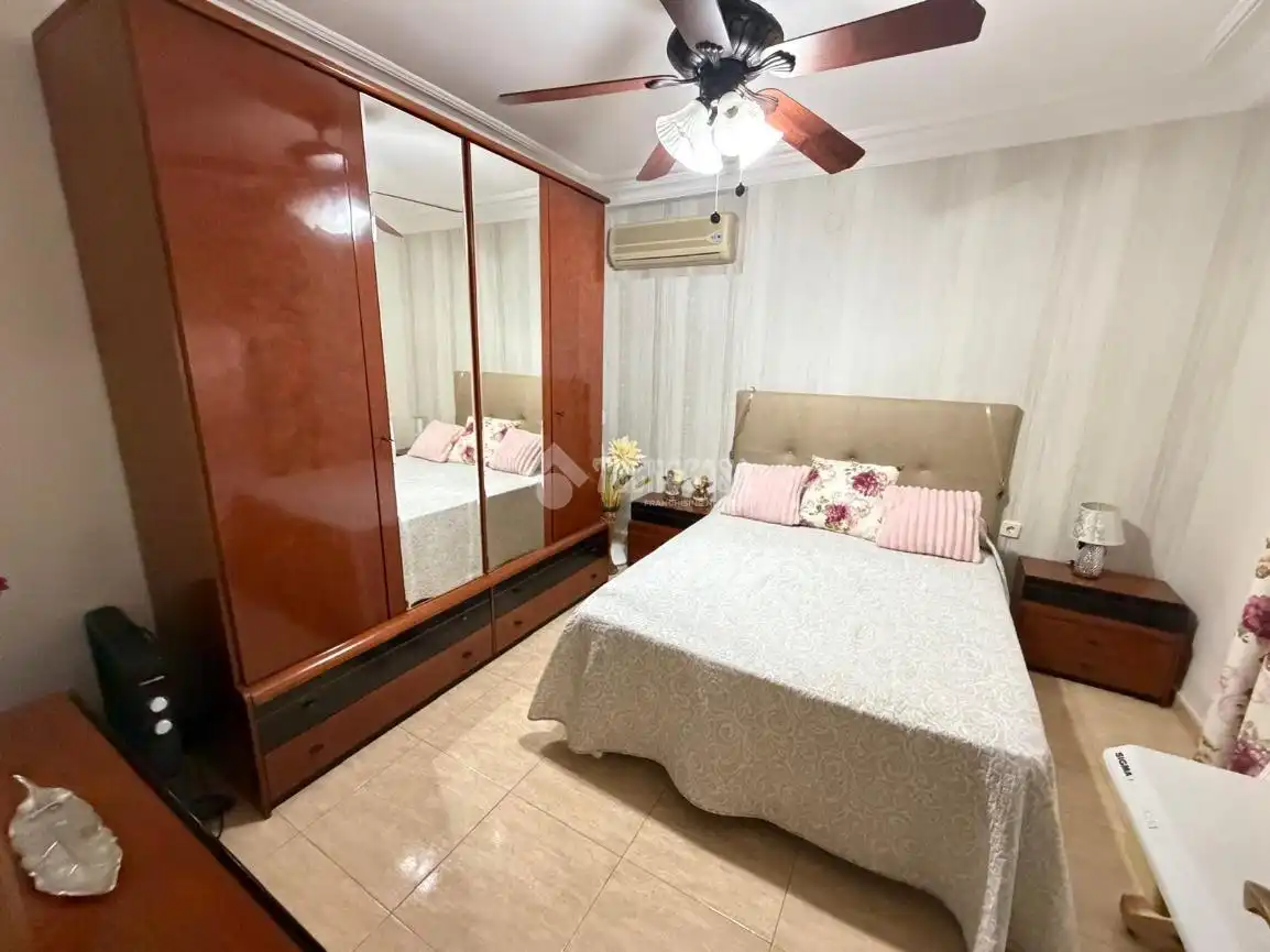 Bedroom of Flat for sale in Martos