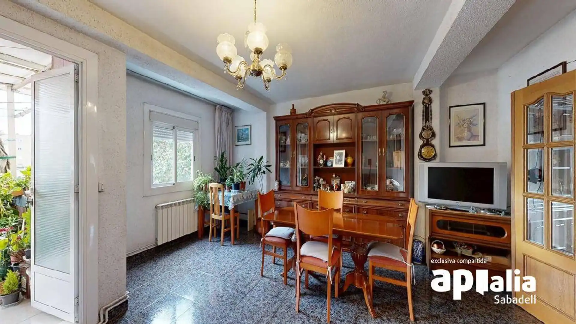 Comedor de Piso en venta en Badia del Vallès con Calefacción y Balcón