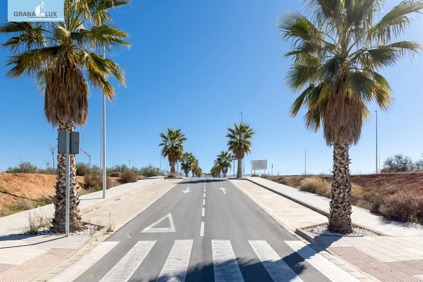 Außenansicht von Residential zum Verkauf in Calicasas