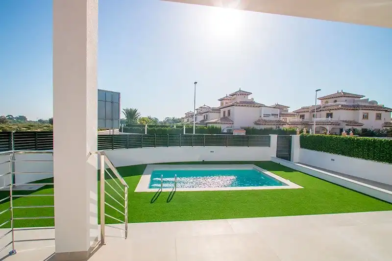 Swimming pool of Houses for sale in Elche / Elx  with Air Conditioner, Heating and Private garden