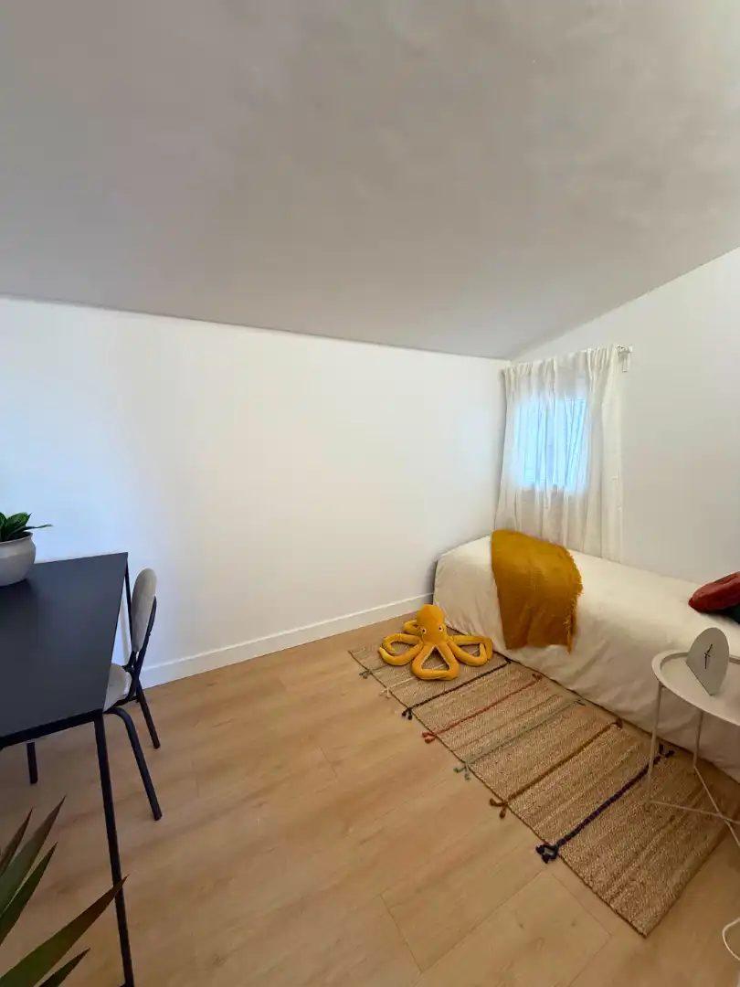 Habitación de Piso en venta en Oviedo  con Calefacción, Parquet y Terraza