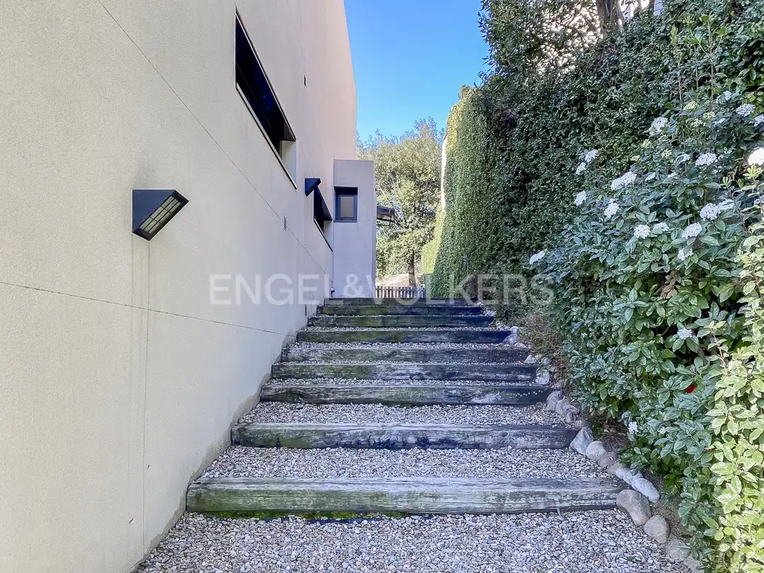 Vista exterior de Casa o chalet en venta en Barcelona con Calefacción, Jardín privado y Parquet