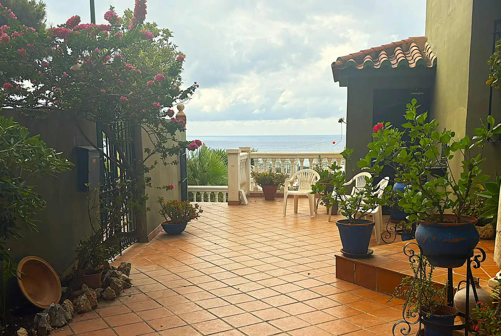 Terrassa de Casa o xalet en venda en Málaga amb Aire condicionat, Calefacció i Jardí privat
