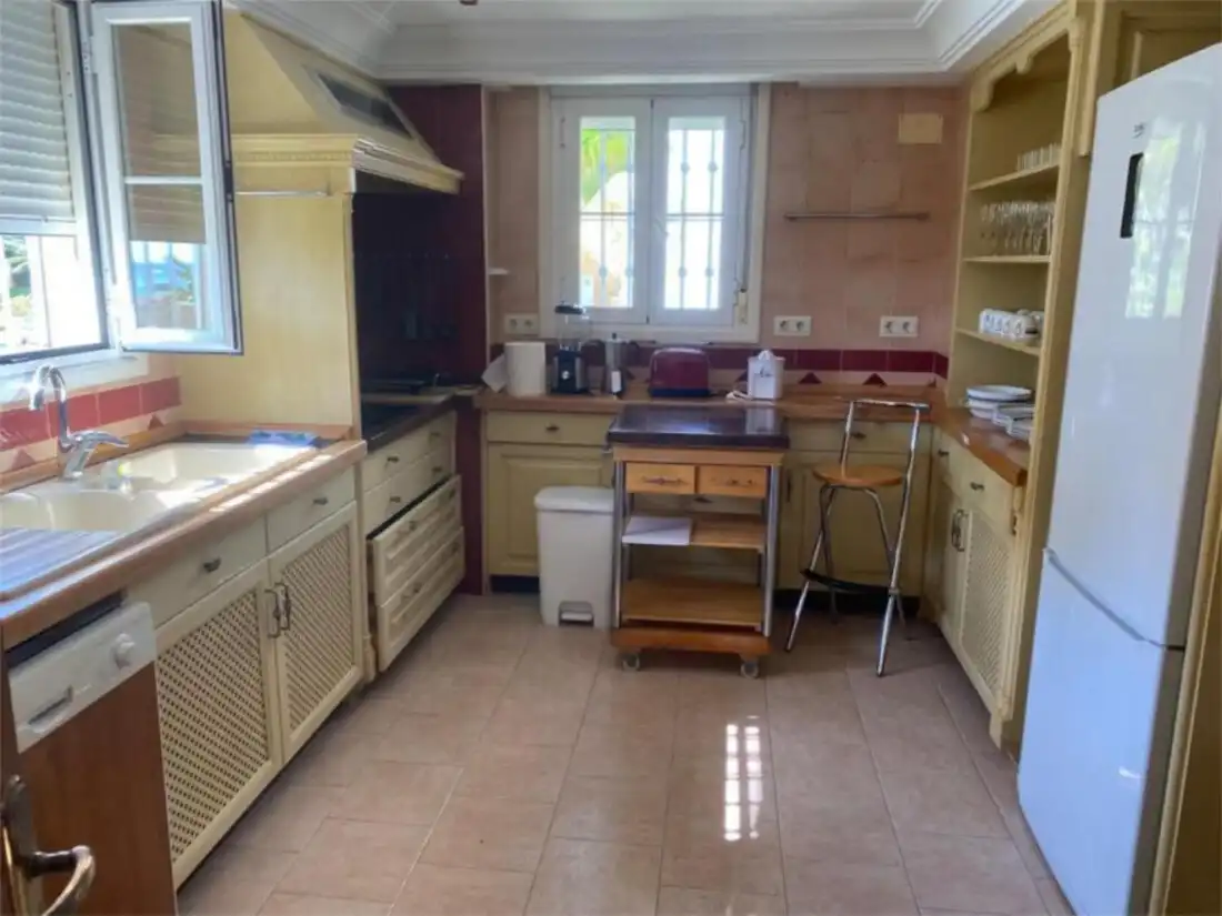 Cuina de Casa adosada en venda en Marbella amb Aire condicionat, Calefacció i Jardí privat