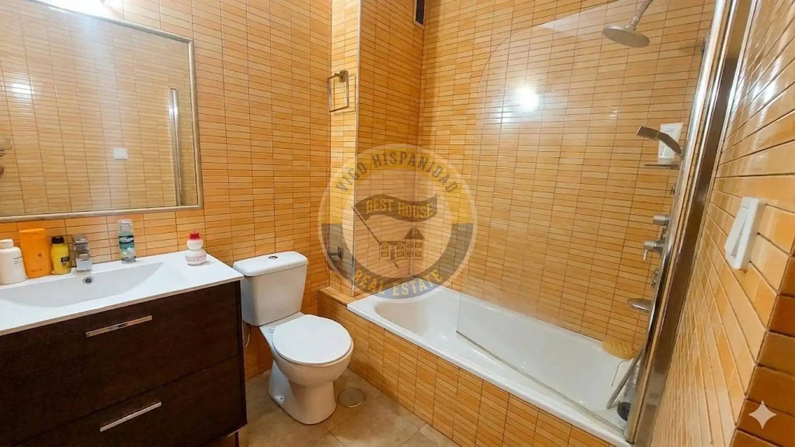 Bathroom of Flat for sale in Vigo   with Storage room and Furnished