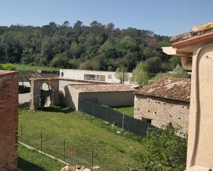 Vista exterior de Casa o xalet en venda en Crespià amb Terrassa i Balcó