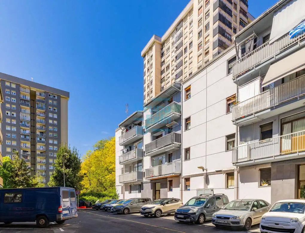 Vista exterior de Piso en venta en Donostia - San Sebastián  con Calefacción y Balcón