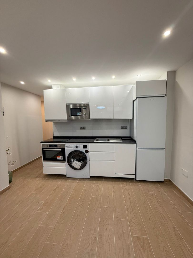 Cuina de Pis de lloguer en Málaga Capital amb Aire condicionat i Moblat