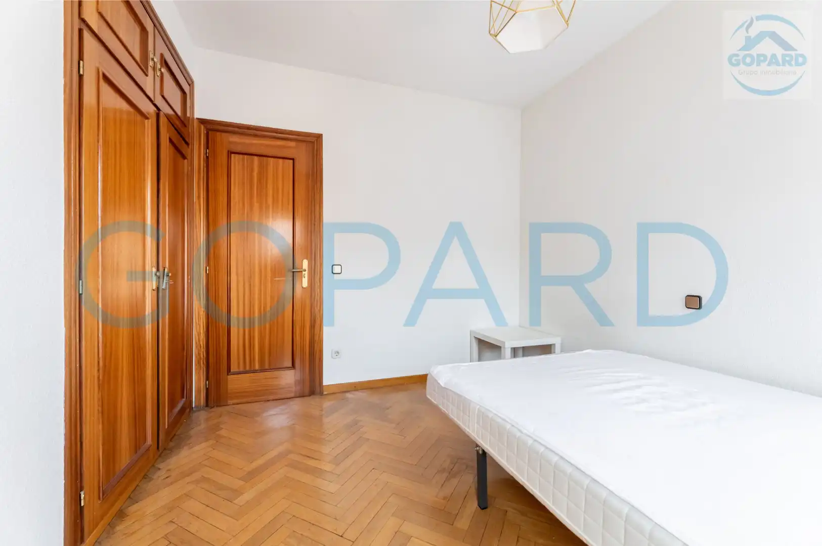 Schlafzimmer von Wohnung zum Verkauf in Madrid mit Klimaanlage, Heizung und Parkett