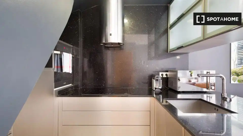 Flat with terrace to rent in Gràcia, imagen 2
