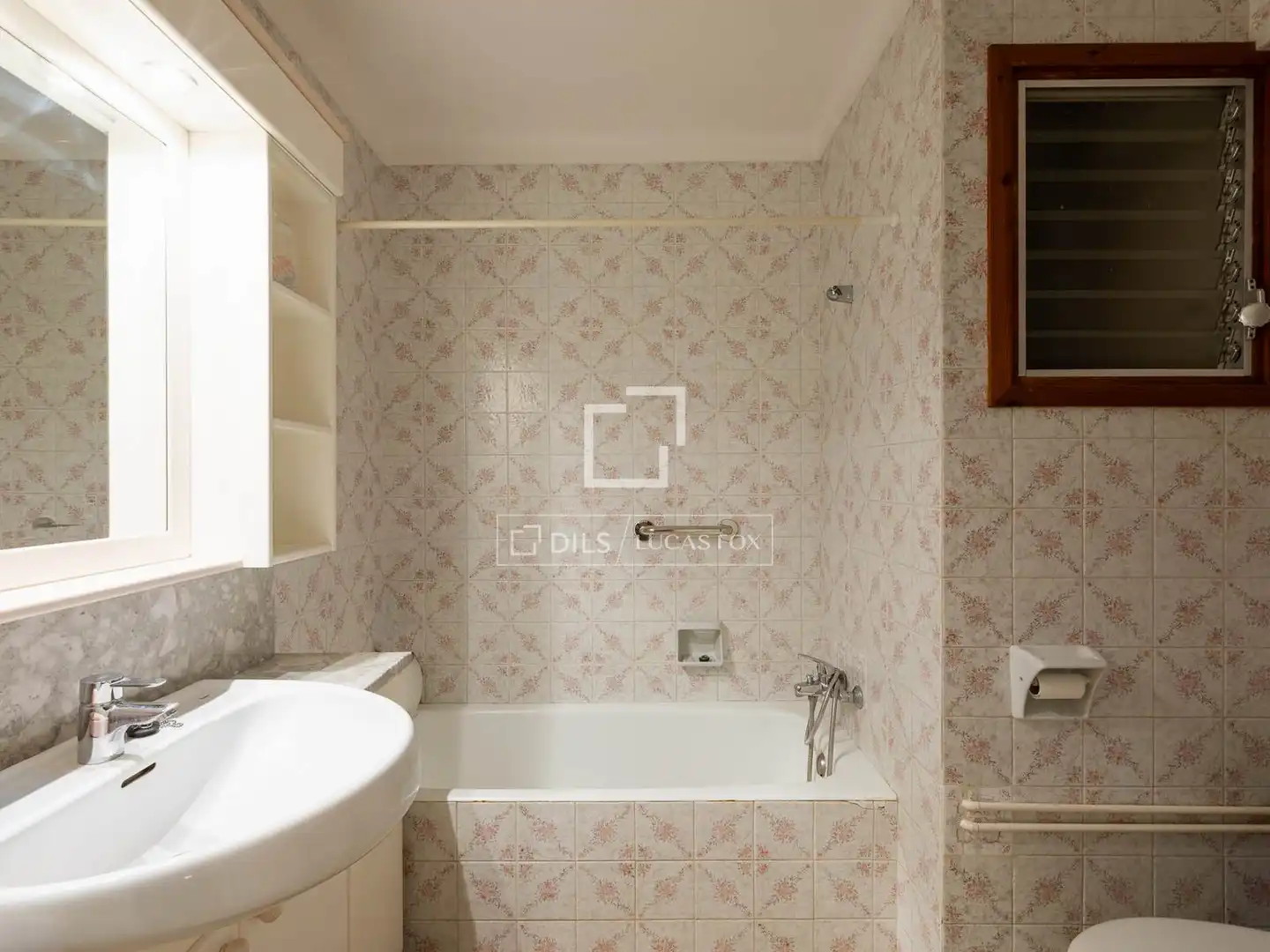 Bathroom of Flat for sale in Eivissa  with Air Conditioner, Terrace and Furnished