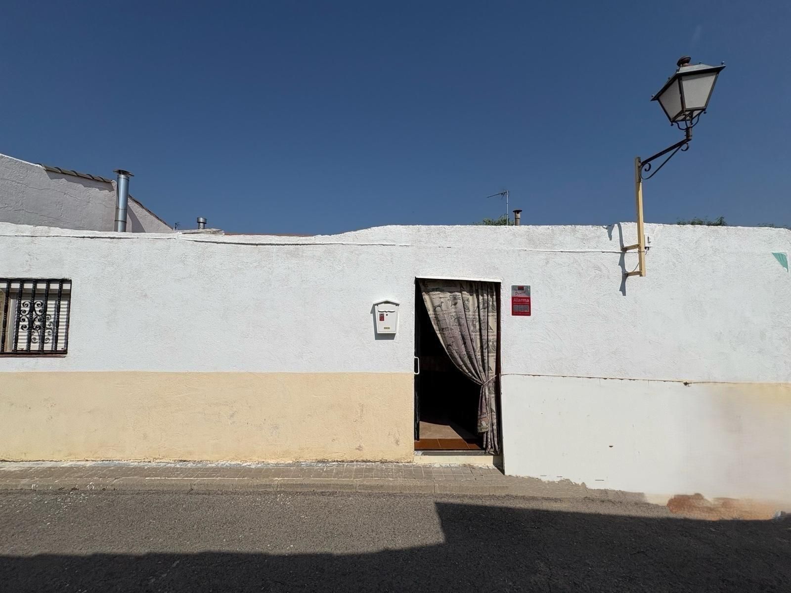 Vista exterior de Casa adosada en venda en Torres de la Alameda amb Calefacció