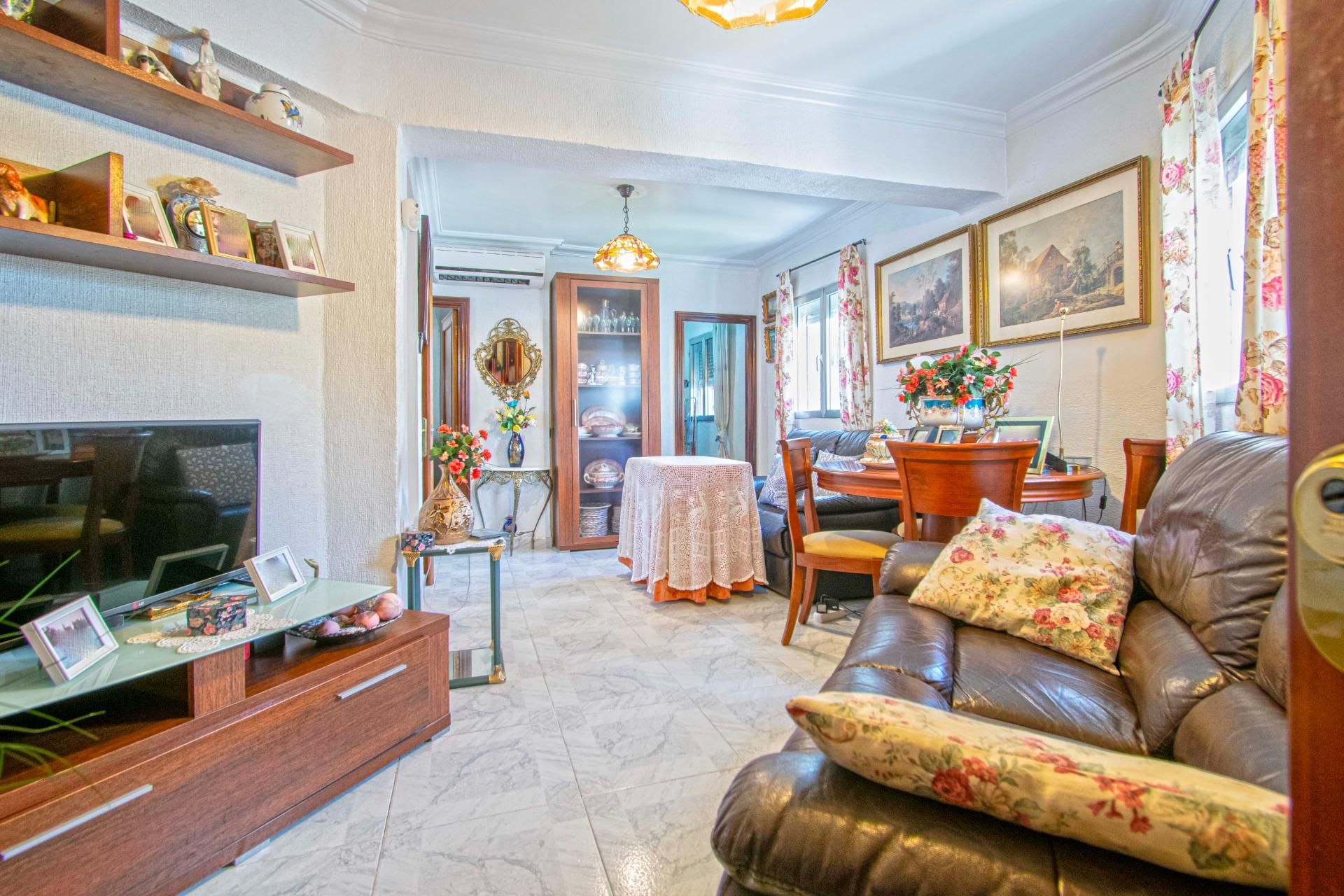 Sala de estar de Piso en venta en  Sevilla Capital con Aire acondicionado