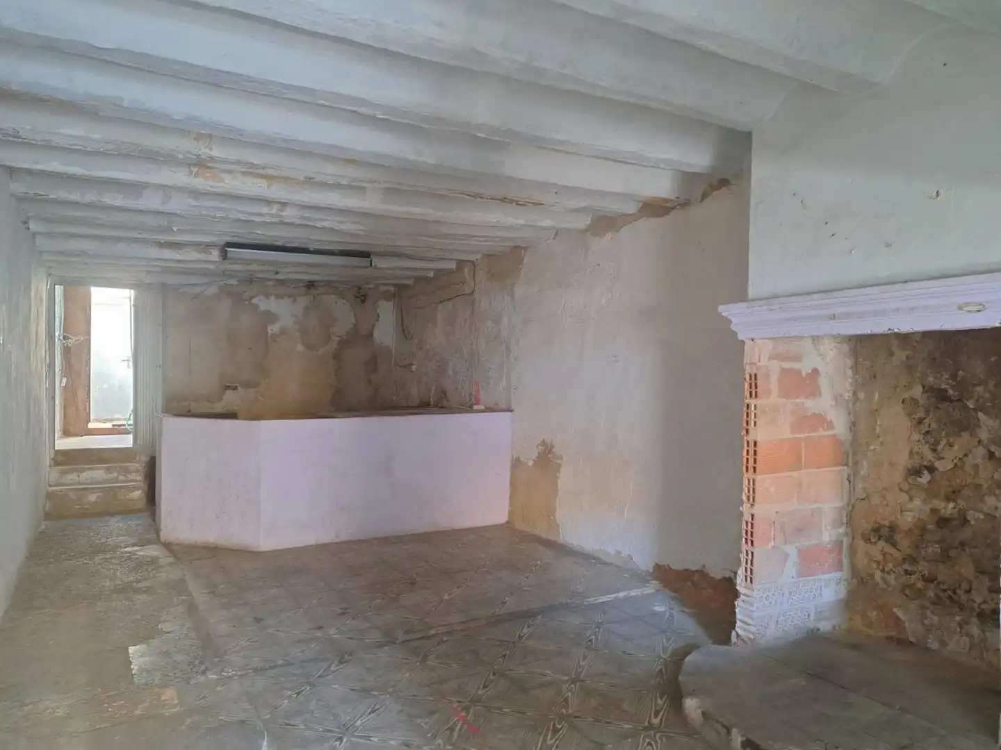 Houses for sale in Requena  with Terrace and Storage room