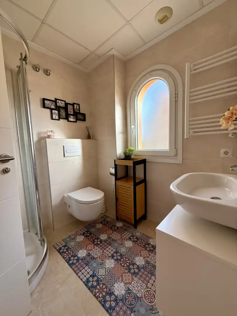 Bathroom of Flat for sale in Oliva  with Air Conditioner, Heating and Terrace