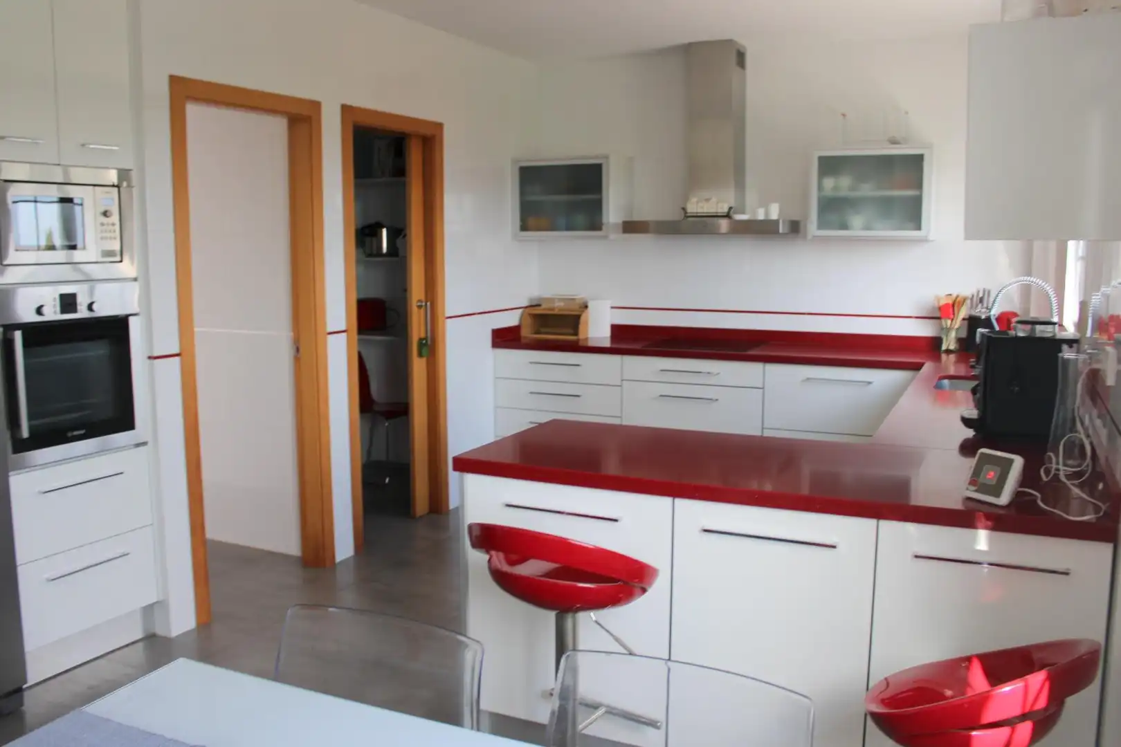 Cuina de Casa o xalet en venda en Oliva amb Aire condicionat, Jardí privat i Terrassa