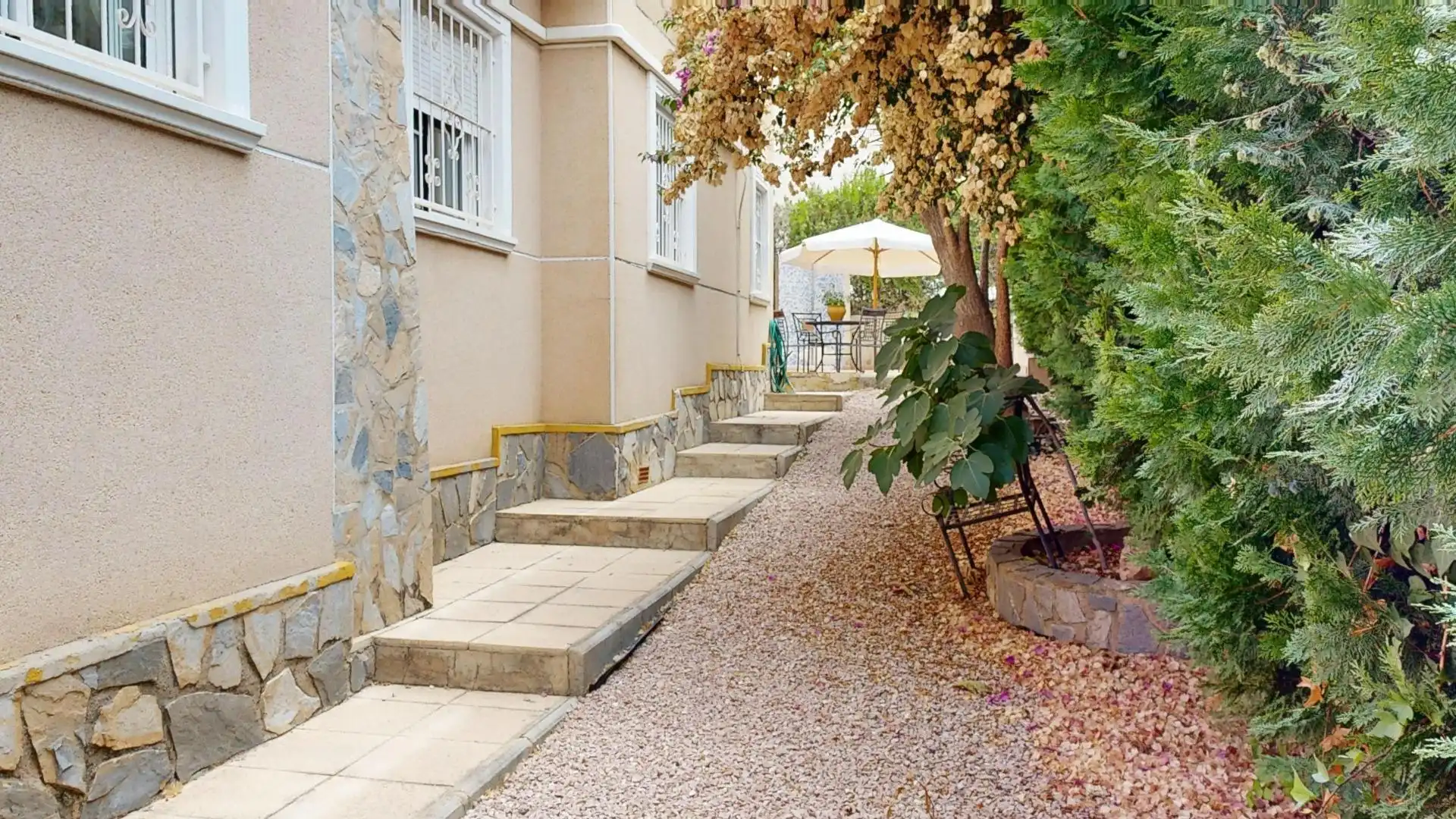 Terrassa de Casa o xalet en venda en Torrevieja amb Aire condicionat, Calefacció i Jardí privat