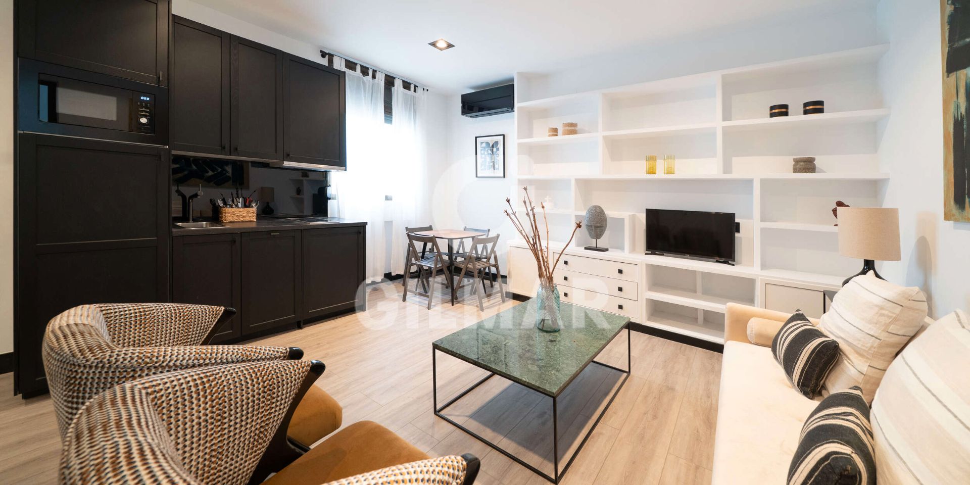 Living room of Flat for sale in  Madrid Capital  with Air Conditioner and Heating