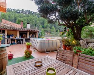 Jardí de Casa o xalet en venda en Castellví de Rosanes amb Terrassa