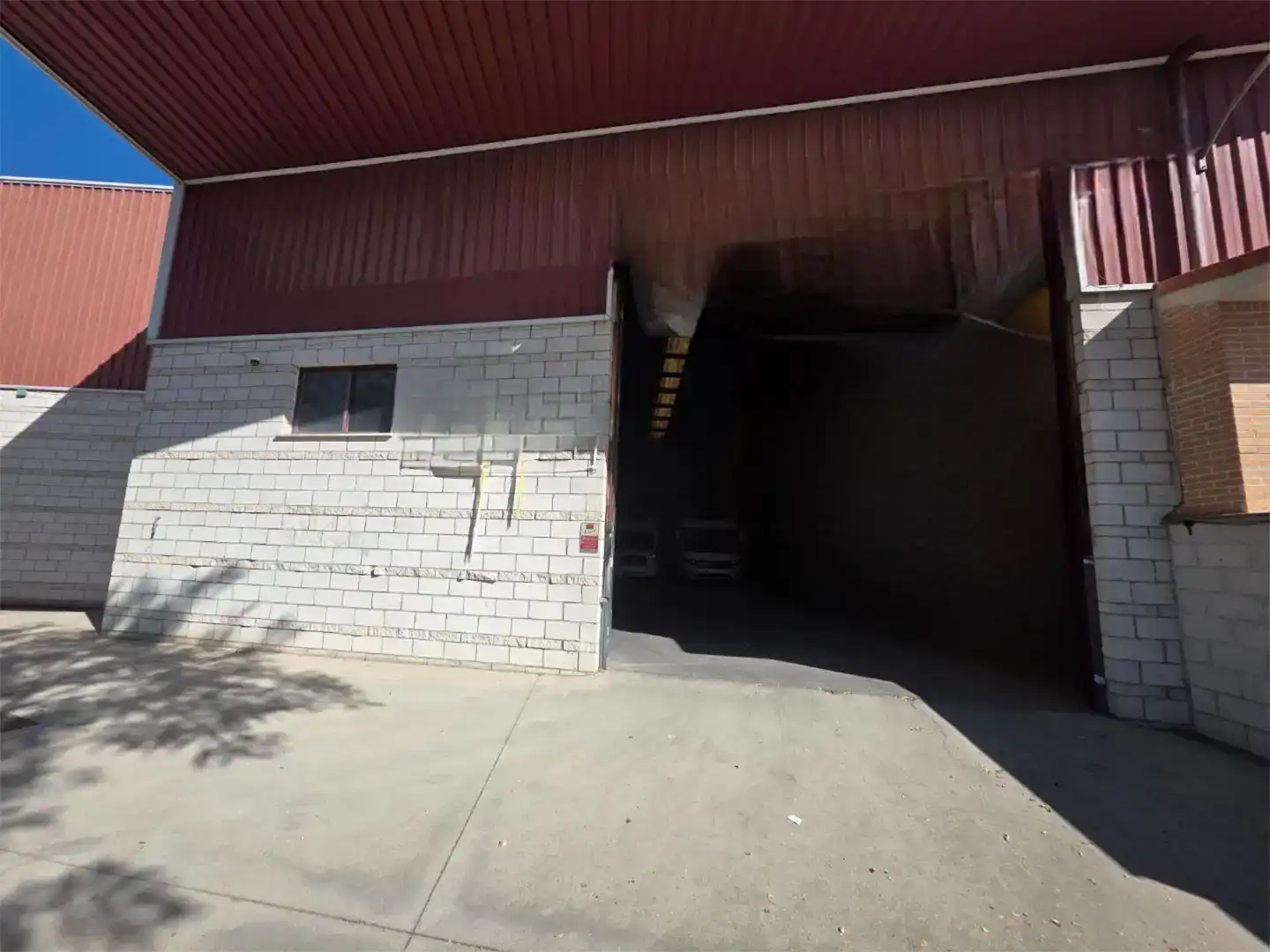 Exterior view of Industrial buildings for sale in Navalcarnero